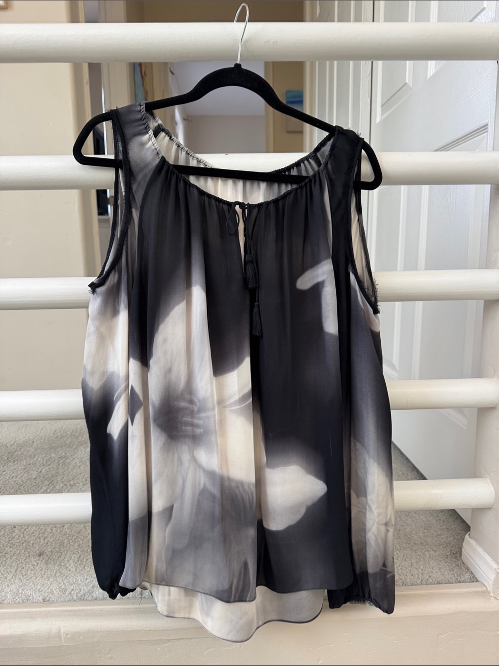 Elie Tahari Black and White Floral Sleeveless Cold Shoulder Tassel Tie Top